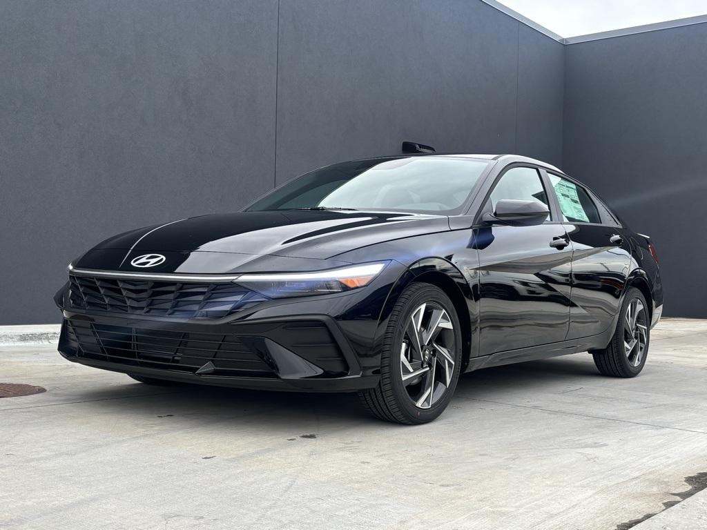 New 2025 Hyundai Elantra SEL Sport Sedan