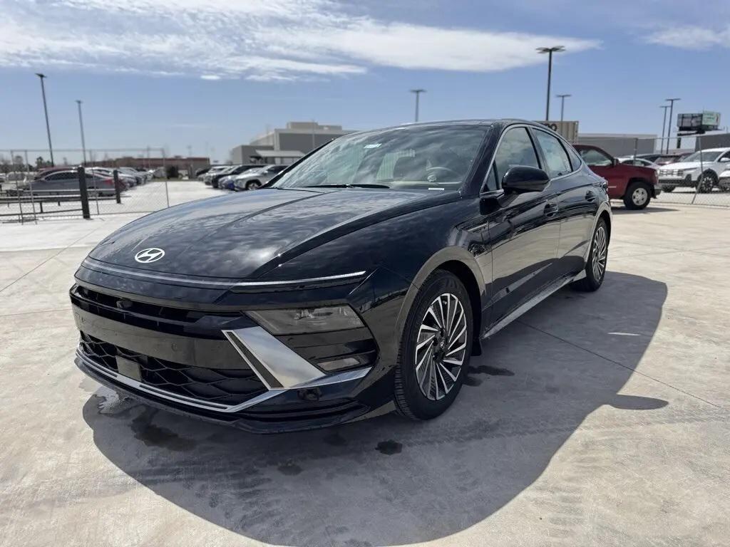 New 2025 Hyundai Sonata Hybrid Limited Sedan