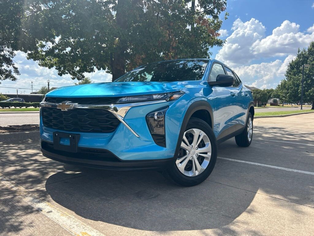 Used 2025 Chevrolet Trax LS SUV