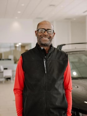 Staff member Osanta Moore from ID_5b0b50