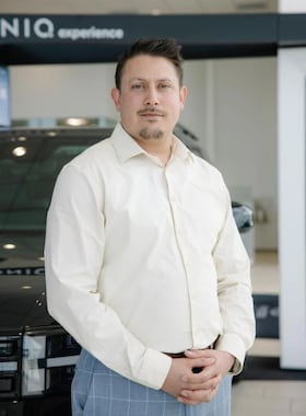 Staff member Marcus Aviles from ID_5b0b50