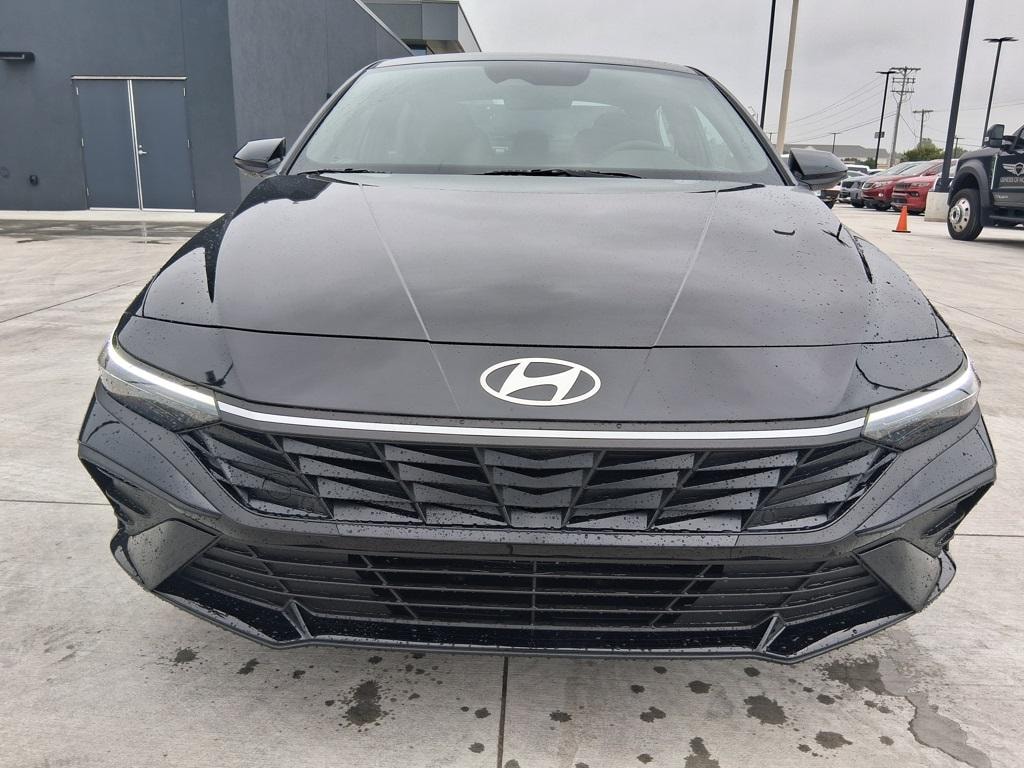New 2025 Hyundai Elantra SEL Sport Sedan