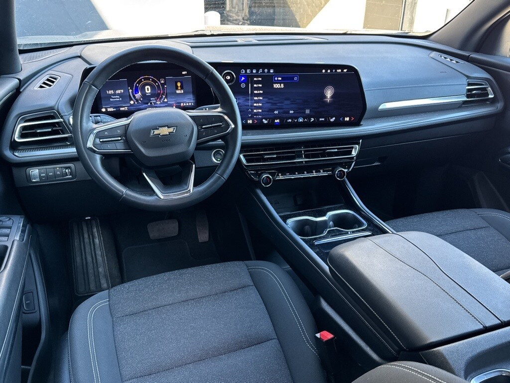 Used 2024 Chevrolet Traverse LT SUV