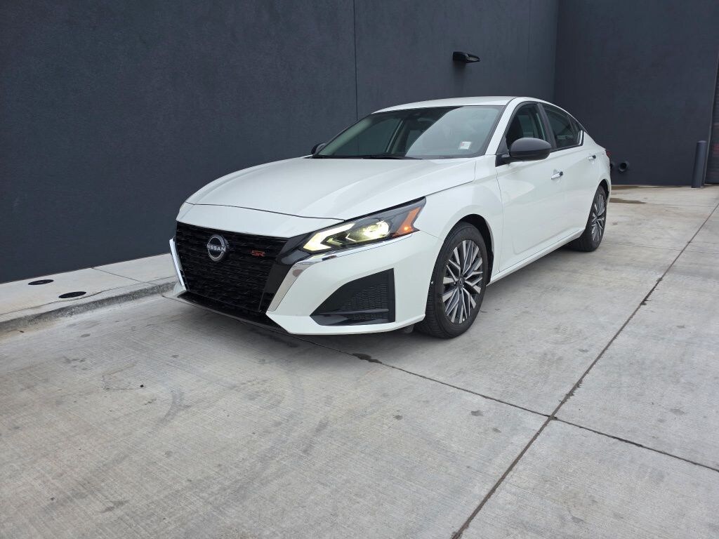 Used 2025 Nissan Altima SV Sedan