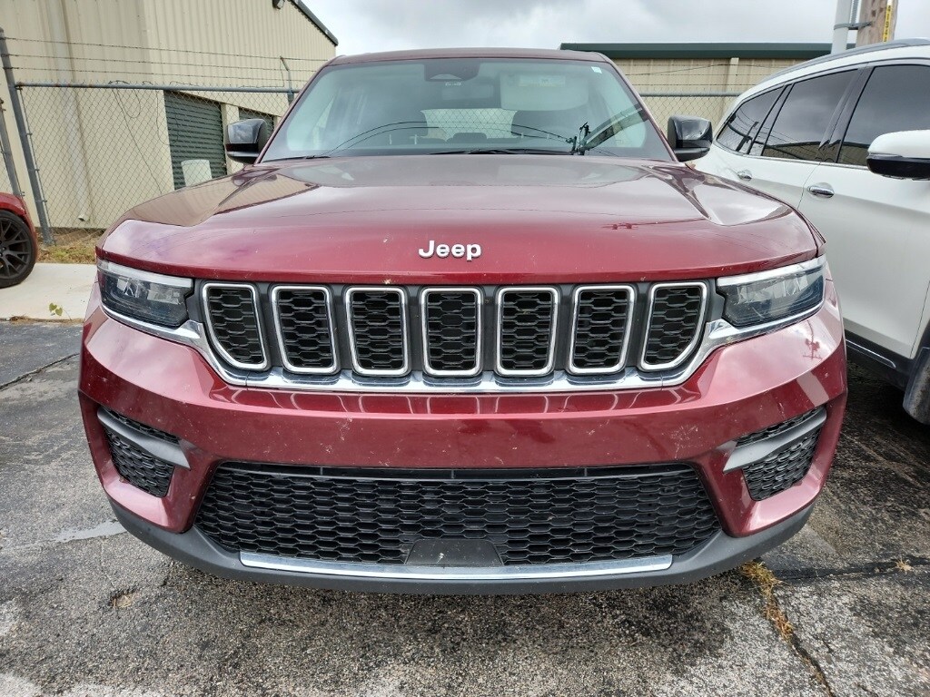 Used 2023 Jeep Grand Cherokee Laredo SUV