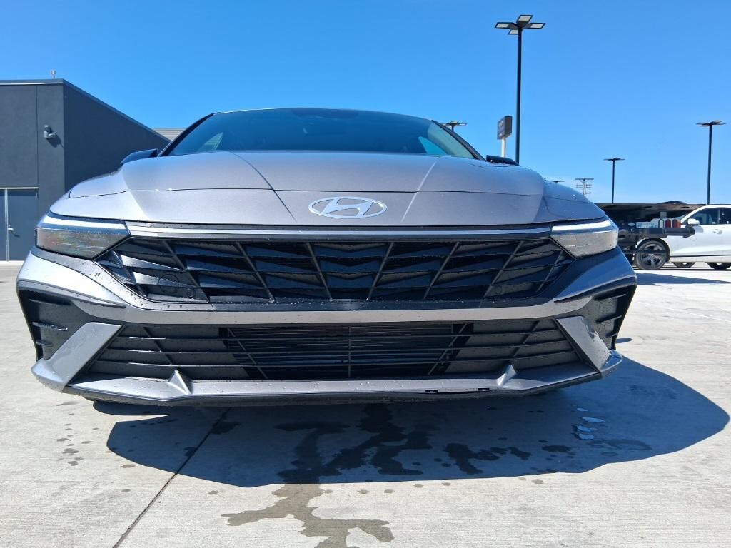 New 2025 Hyundai Elantra SEL Sport Sedan