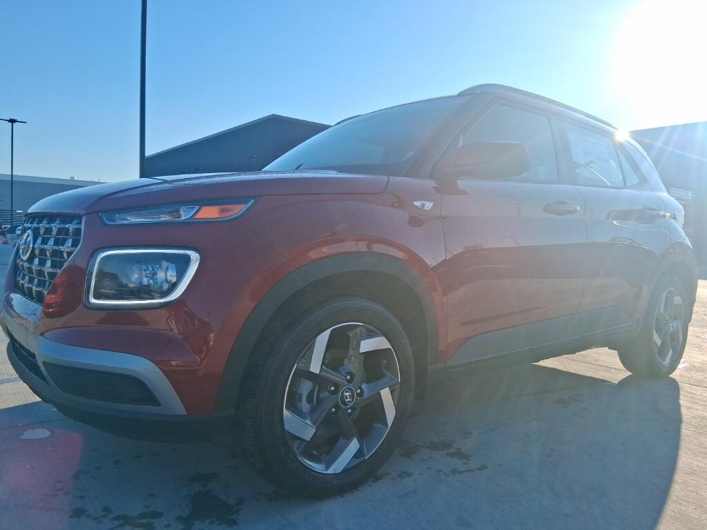 New 2025 Hyundai Venue Limited SUV