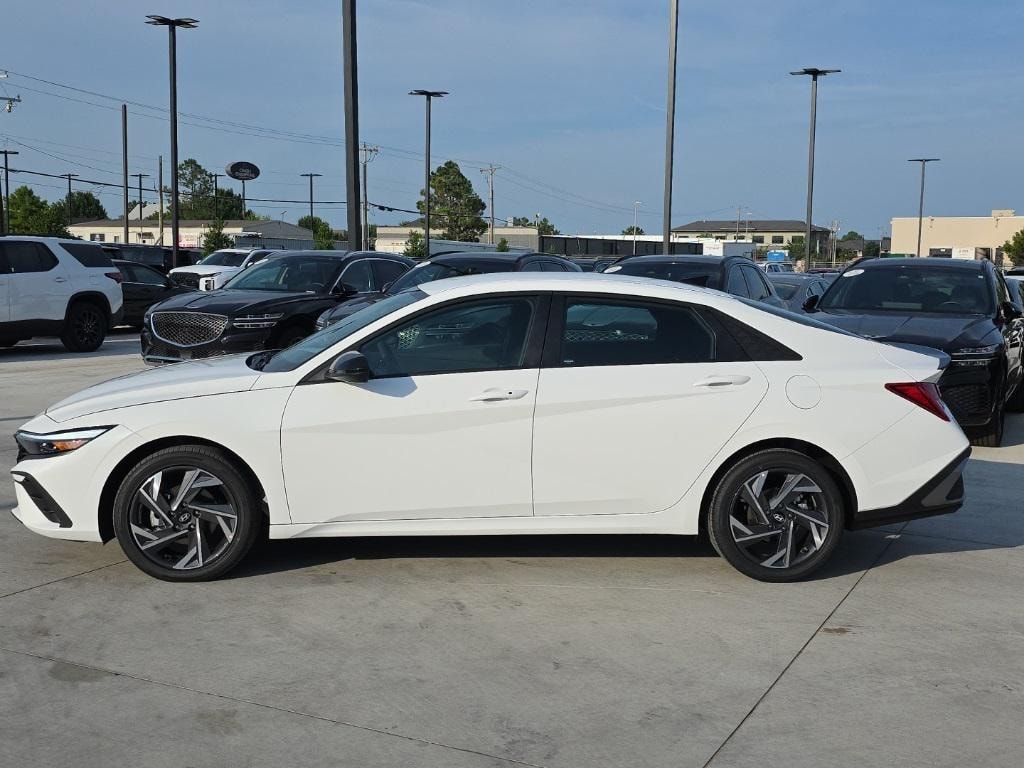 New 2025 Hyundai Elantra Hybrid SEL Sport Sedan