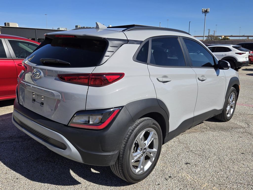 2023 Hyundai Kona SEL photo 3