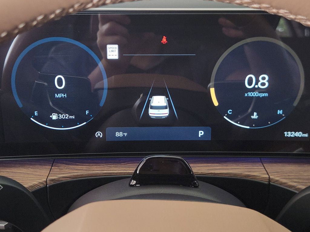 2025 Hyundai Santa Fe Limited - Photo 14