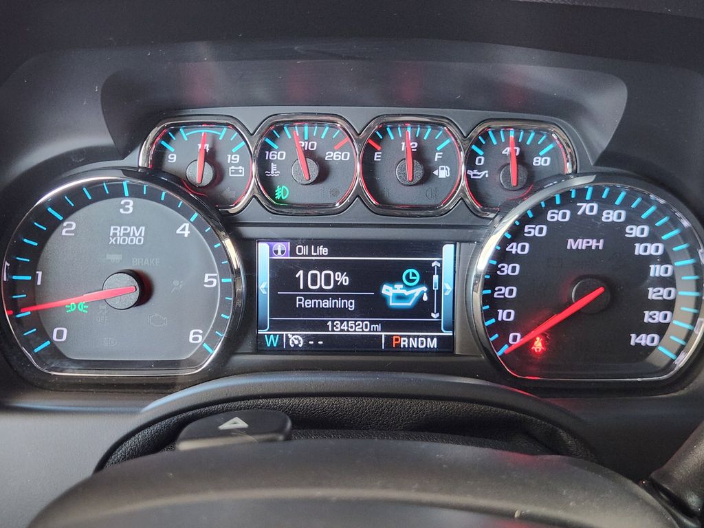 2016 Chevrolet Suburban LT - Photo 15