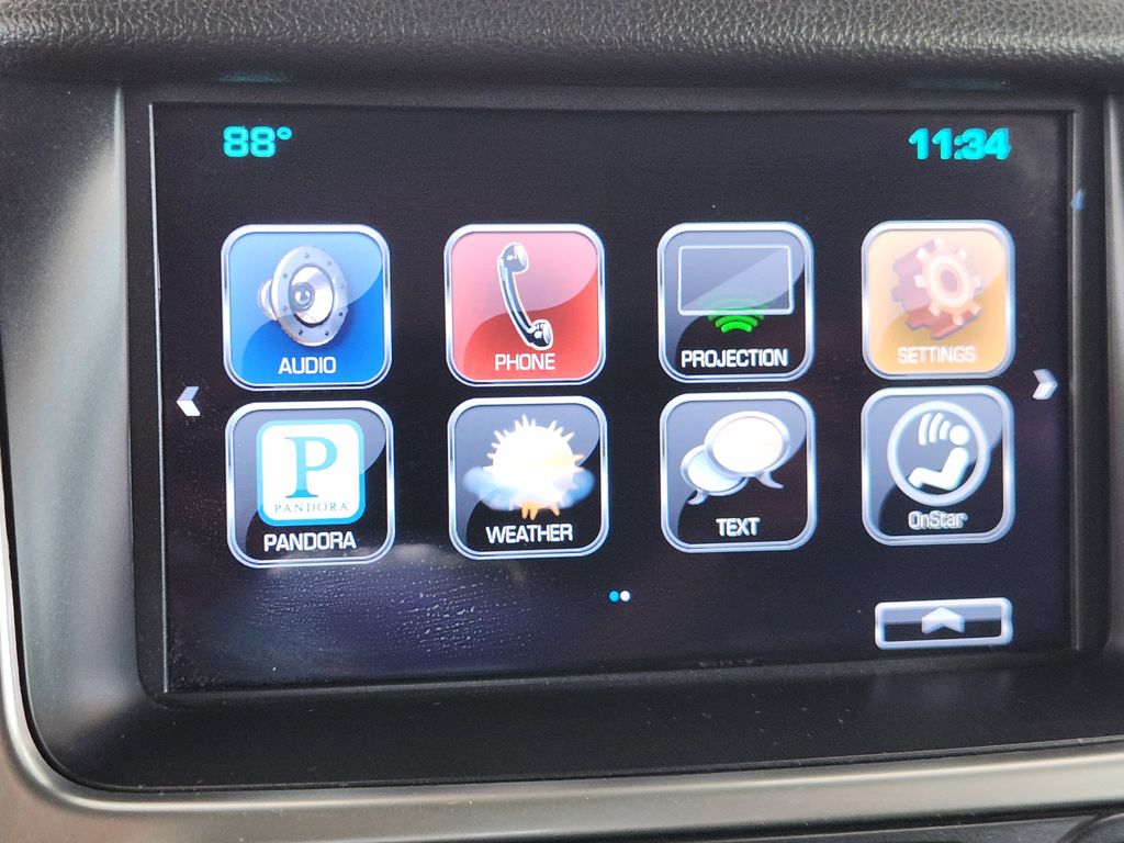 2016 Chevrolet Suburban LT - Photo 16