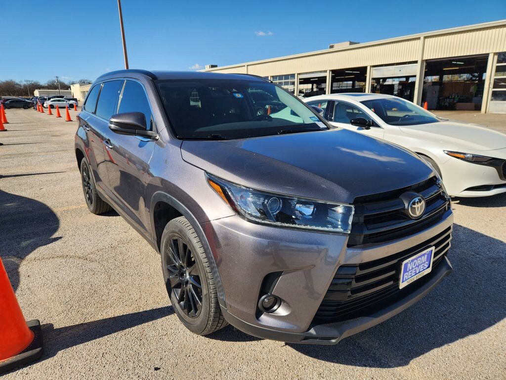 Used 2019 Toyota Highlander SE SUV