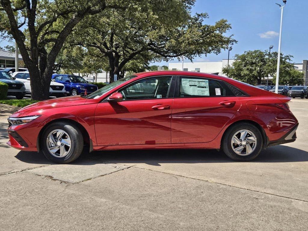 New 2025 Hyundai Elantra SE Sedan