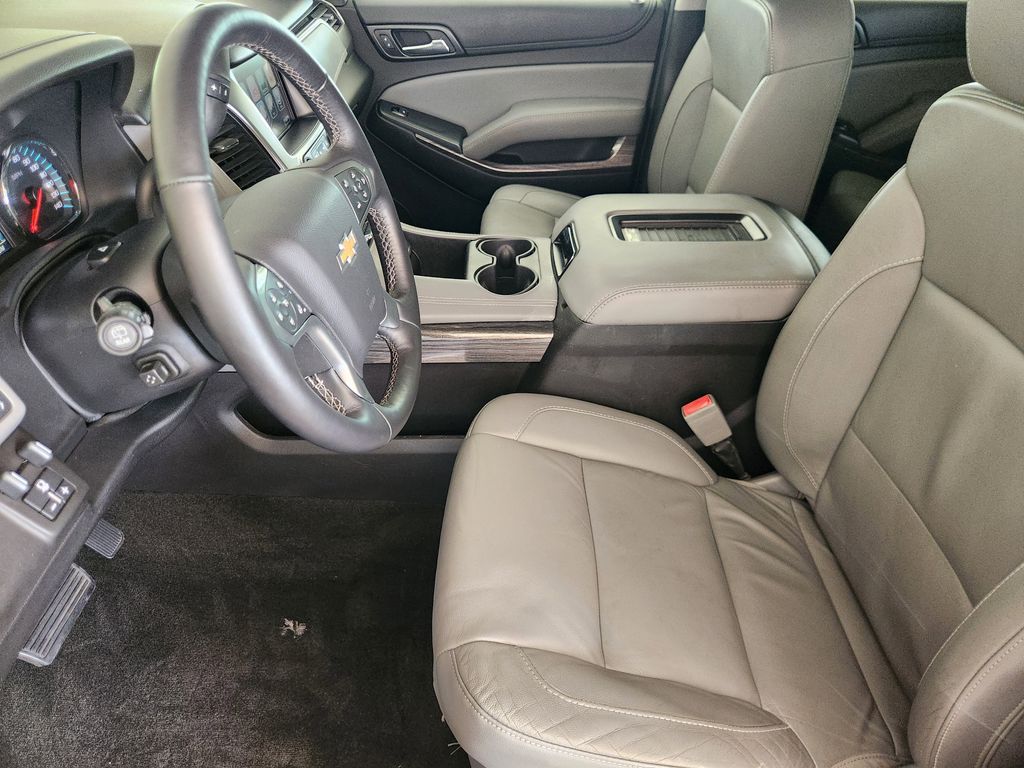 2016 Chevrolet Suburban LT - Photo 12