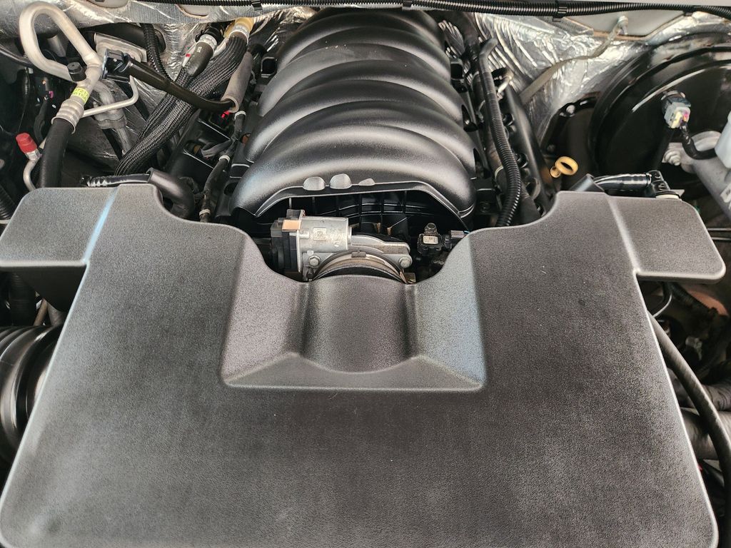 2016 Chevrolet Suburban LT - Photo 31