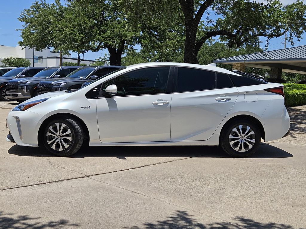 2022 Toyota Prius XLE AWD-e photo 2