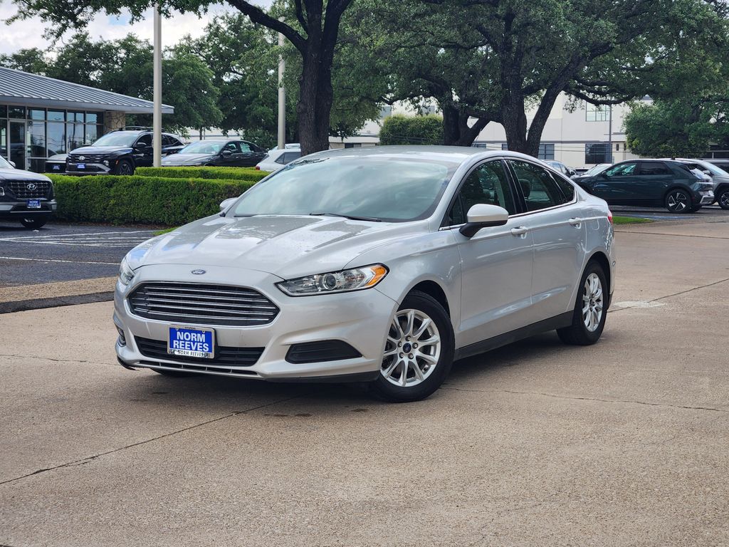 2016 Ford Fusion S FWD's photo