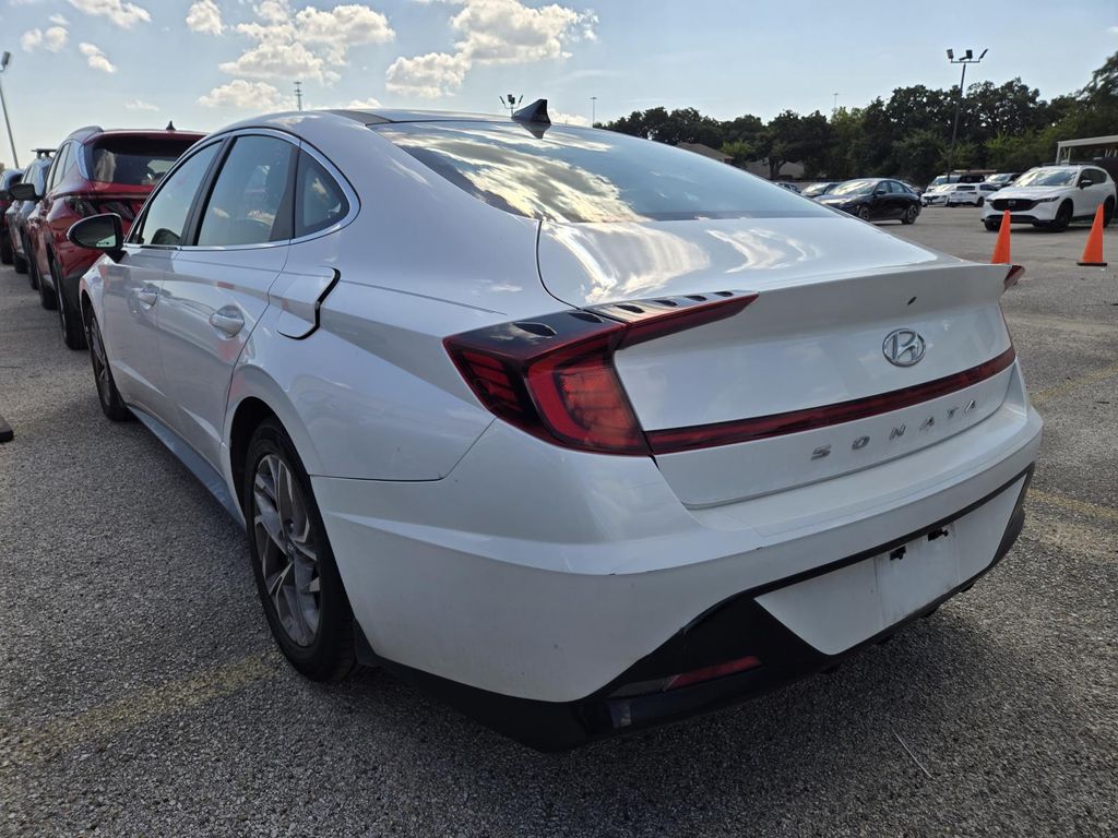 2021 Hyundai Sonata SEL Convenience photo 2