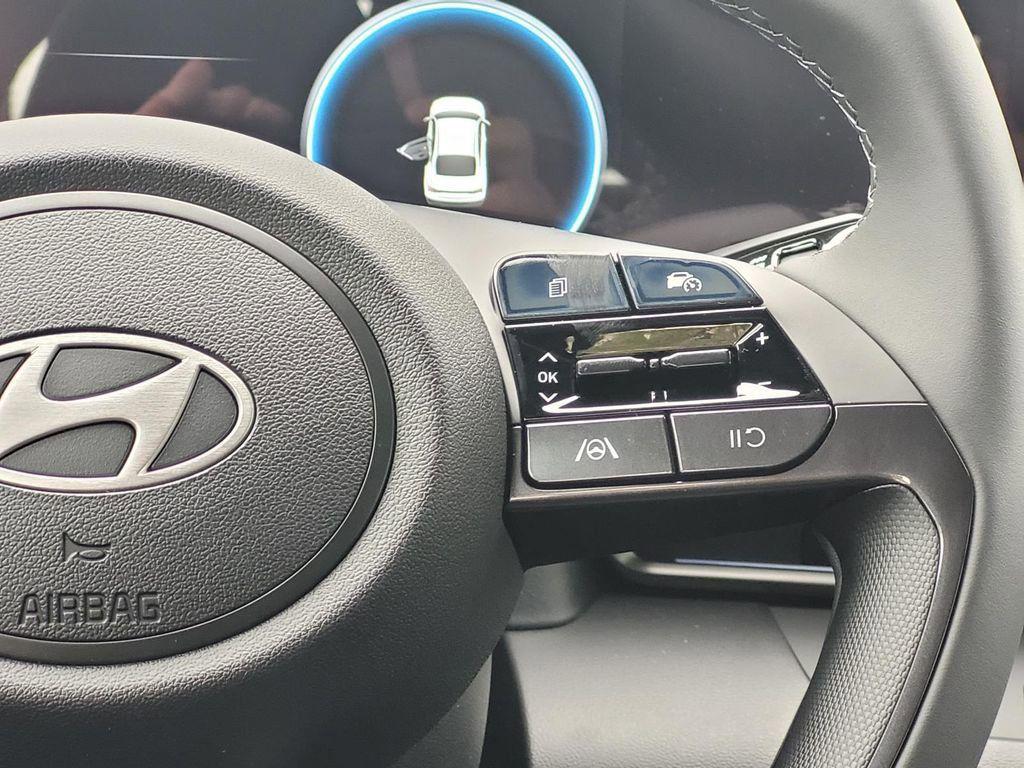 2025 Hyundai Elantra Blue - Photo 13