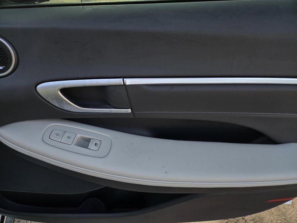 2025 Hyundai Sonata Hybrid Limited - Photo 10