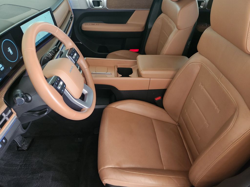 2025 Hyundai Santa Fe Limited - Photo 12