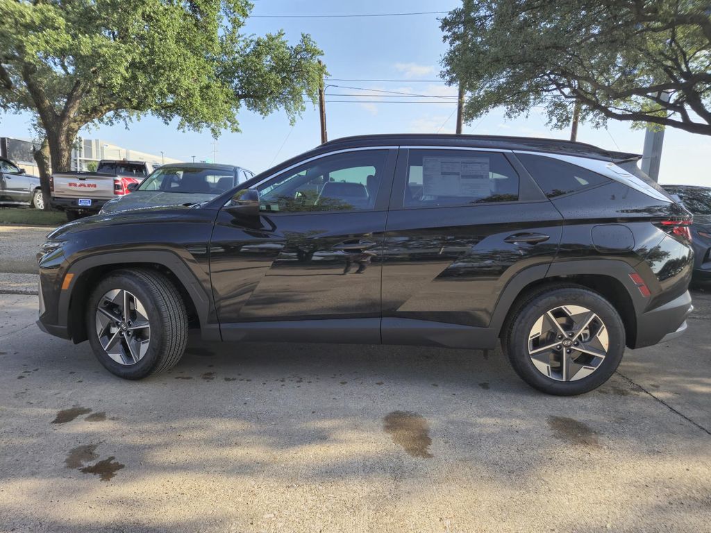 2025 Hyundai Tucson SEL photo 2