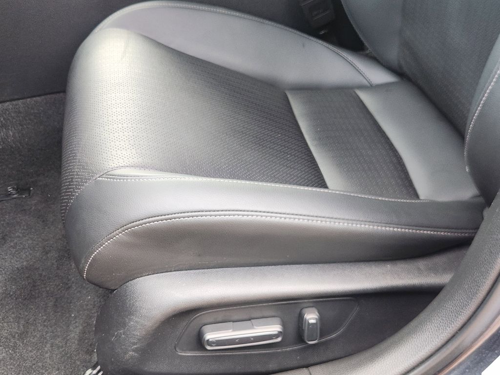 2023 Honda Civic Hatchback EX-L - Photo 24