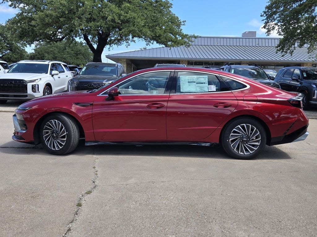 New 2025 Hyundai Sonata Hybrid Limited Sedan