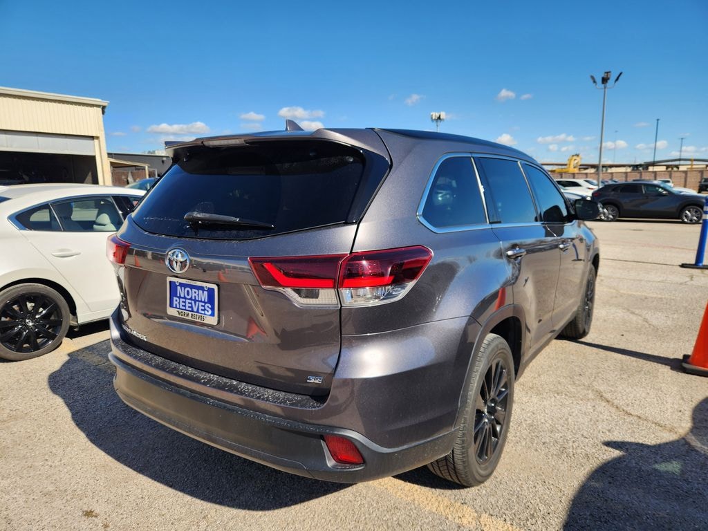 Used 2019 Toyota Highlander SE SUV