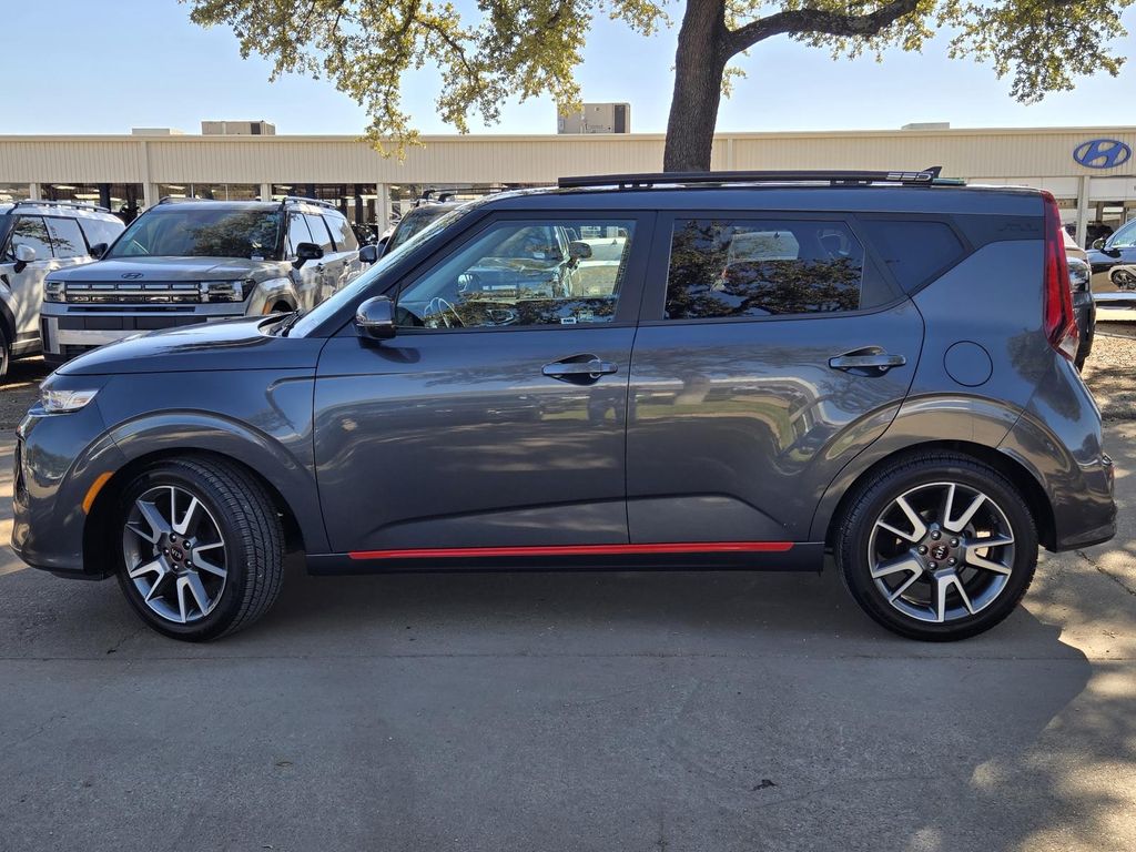 2021 Kia Soul GT-Line photo 2