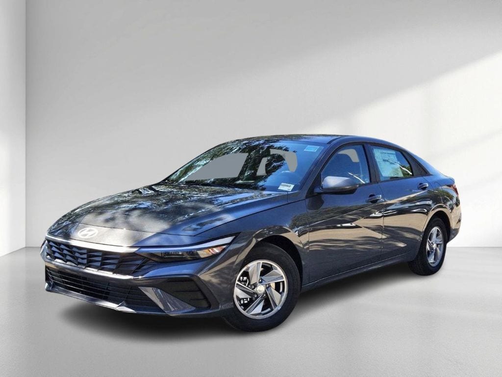 New 2025 Hyundai Elantra SE Sedan