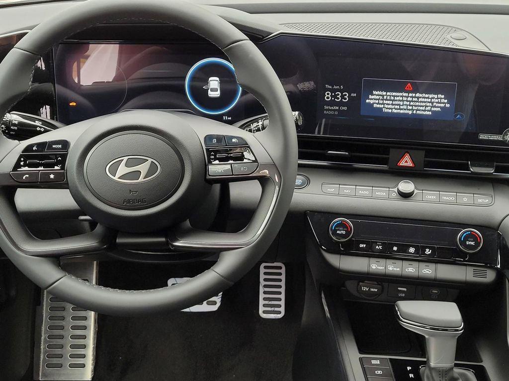 2025 Hyundai Elantra Blue - Photo 11