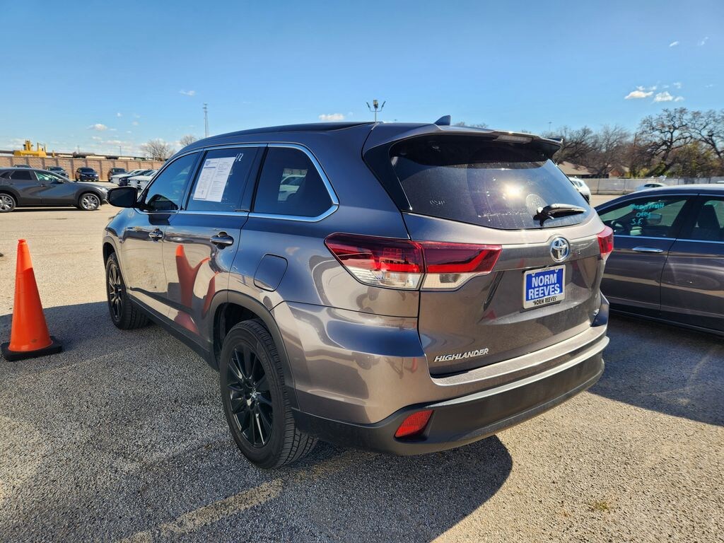 Used 2019 Toyota Highlander SE SUV