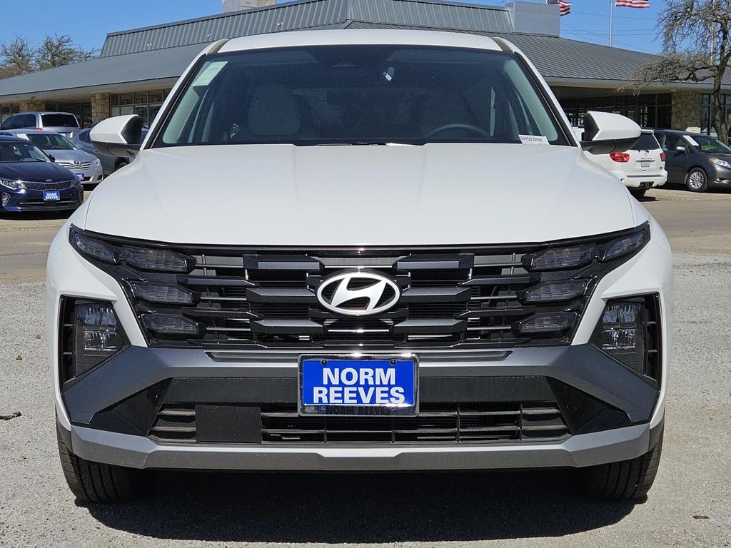 2025 Hyundai Tucson SE photo 2