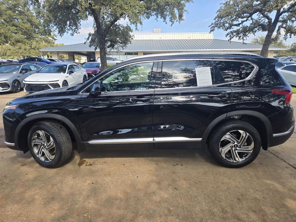 2022 Hyundai Santa Fe SEL photo 2