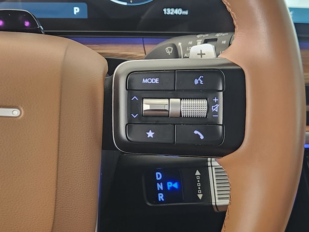 2025 Hyundai Santa Fe Limited - Photo 27