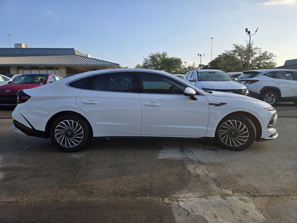 2025 Hyundai Sonata Hybrid Limited - Photo 6