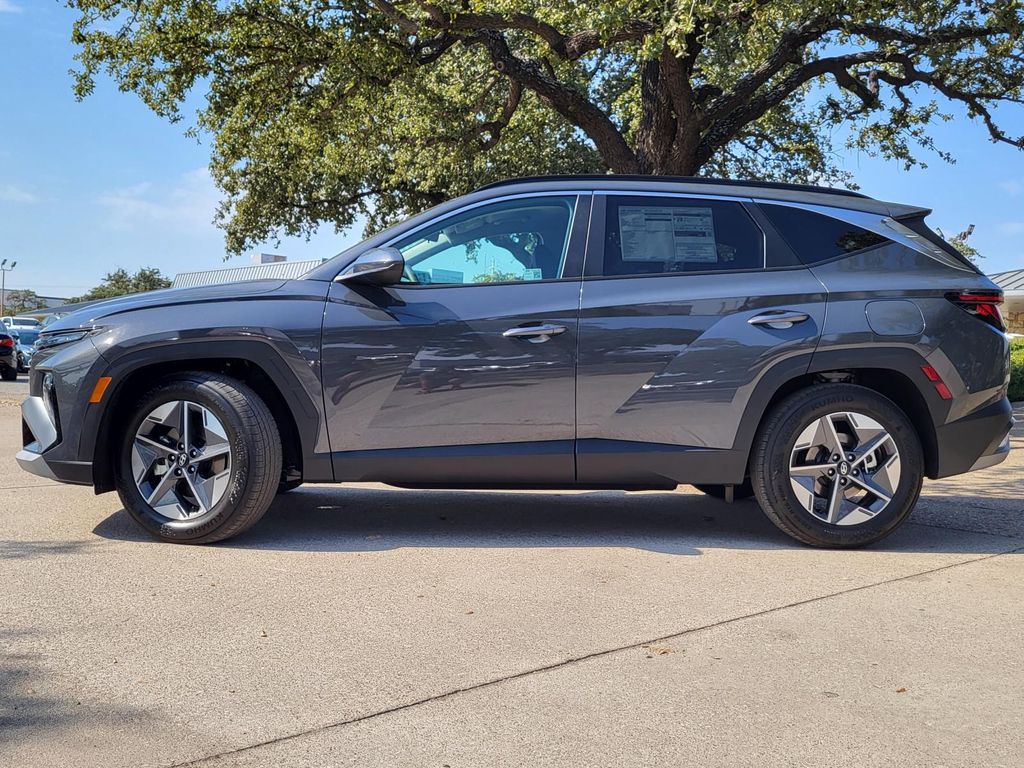 2025 Hyundai Tucson SEL photo 2