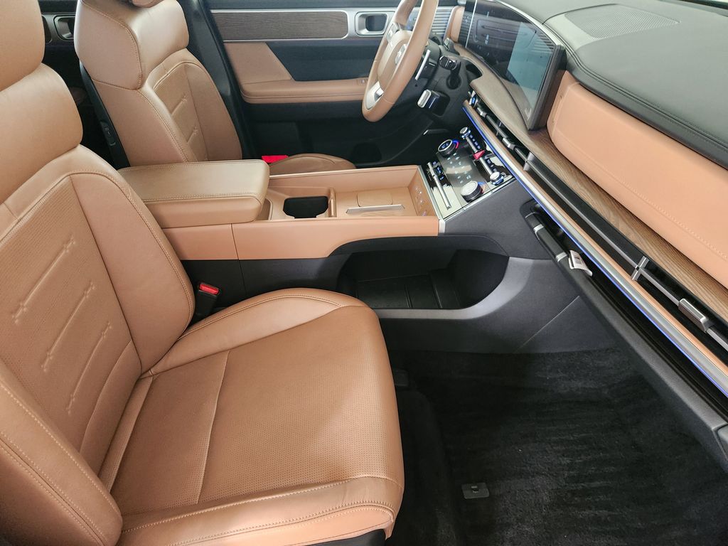 2025 Hyundai Santa Fe Limited - Photo 13
