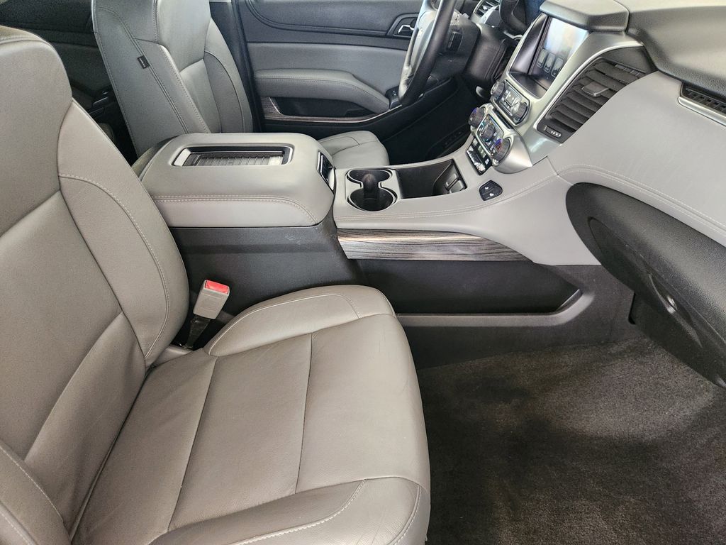2016 Chevrolet Suburban LT - Photo 13