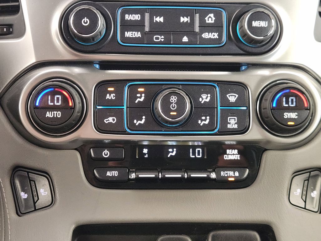 2016 Chevrolet Suburban LT - Photo 18