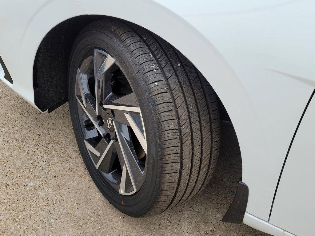 2025 Hyundai Elantra Blue - Photo 8