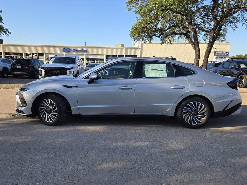 New 2025 Hyundai Sonata Hybrid Limited Sedan