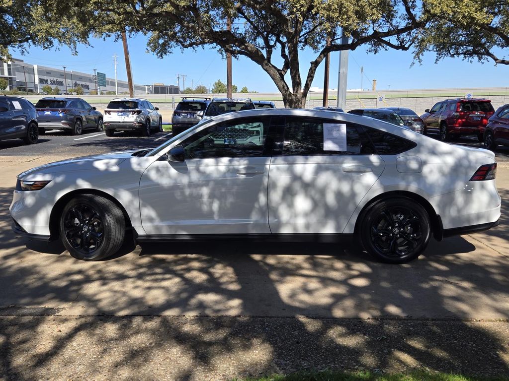 2025 Honda Accord SE photo 2