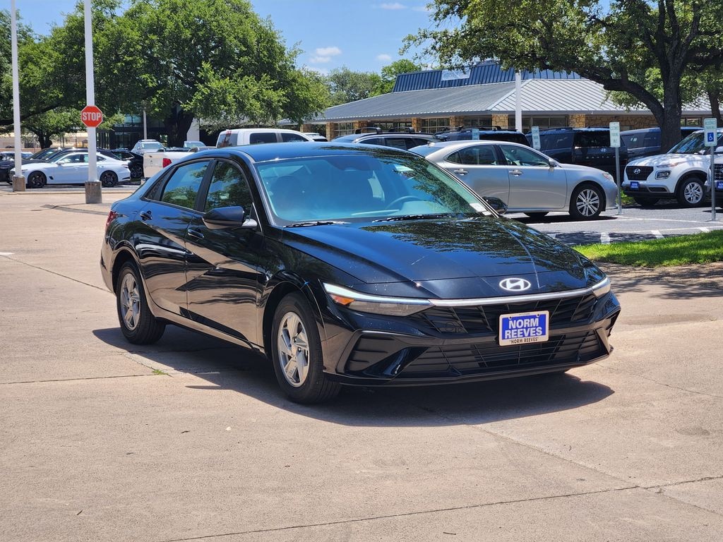New 2026 Hyundai Elantra SE Sedan