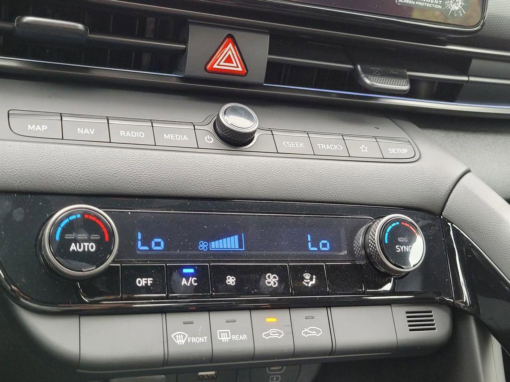 2025 Hyundai Elantra Blue - Photo 27