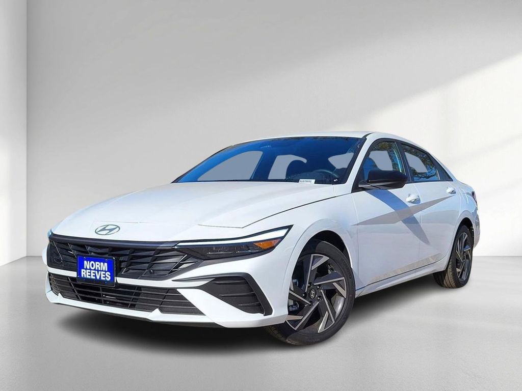 2025 Hyundai Elantra SEL's photo