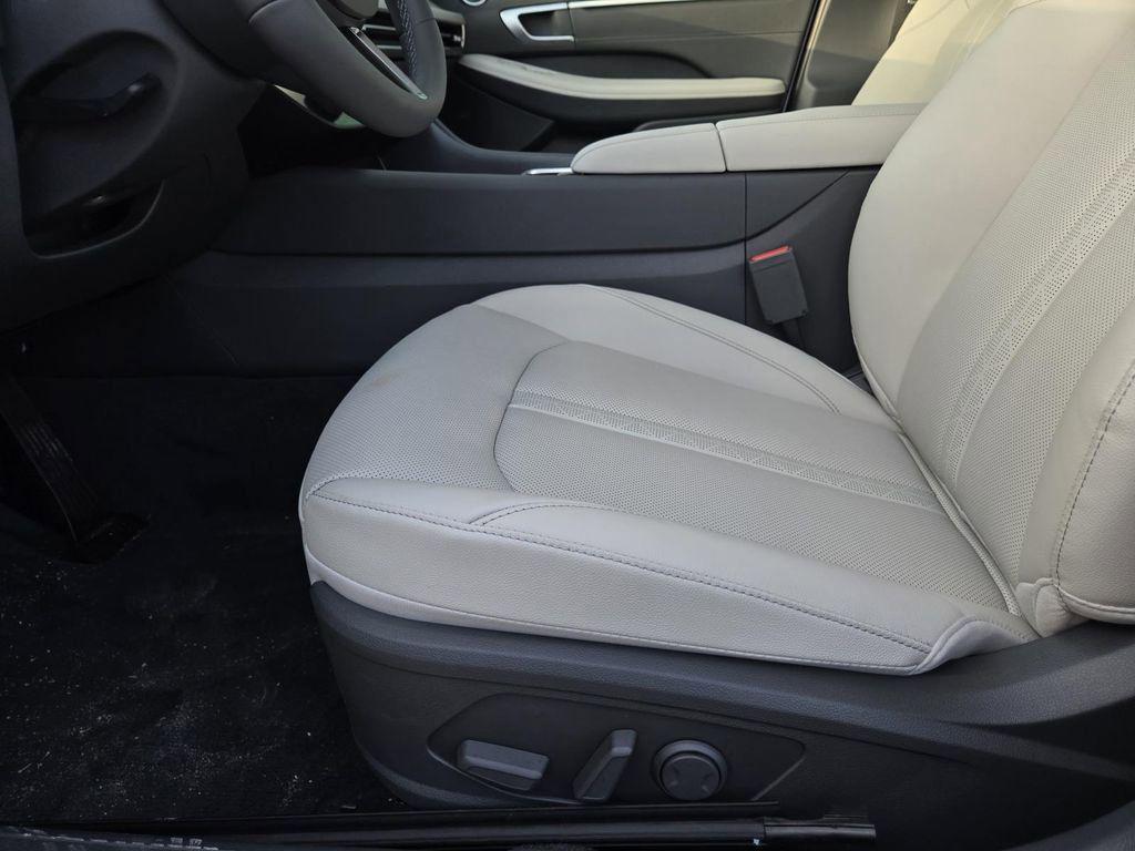 2025 Hyundai Sonata Hybrid Limited - Photo 22