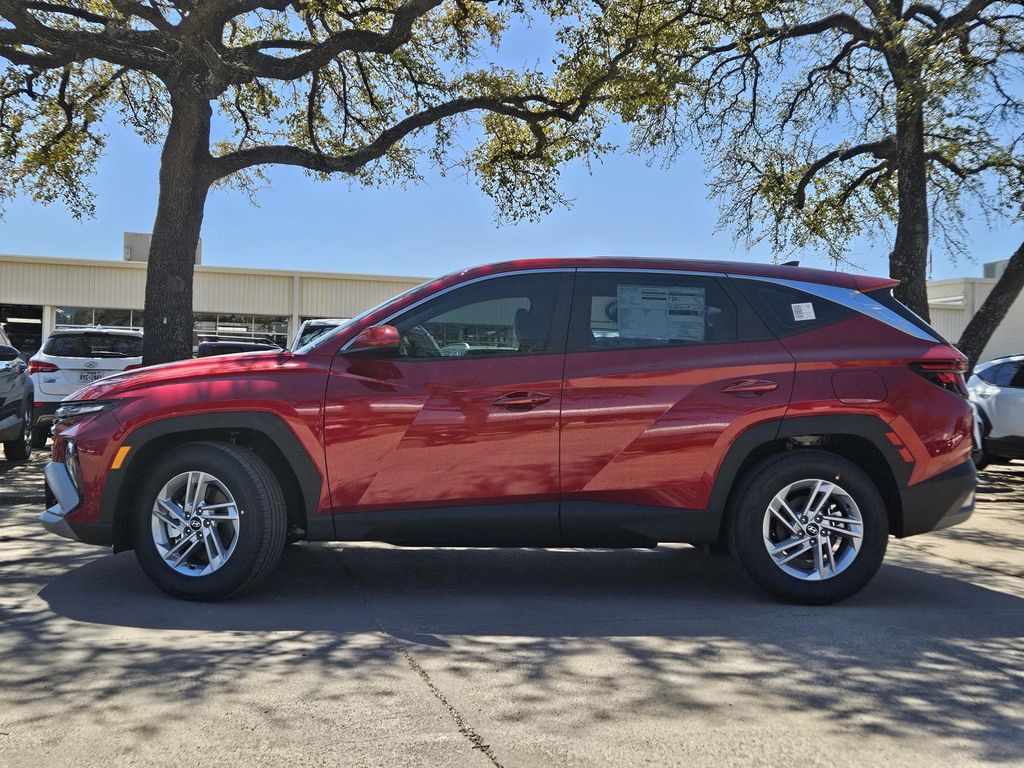 2025 Hyundai Tucson SE photo 2